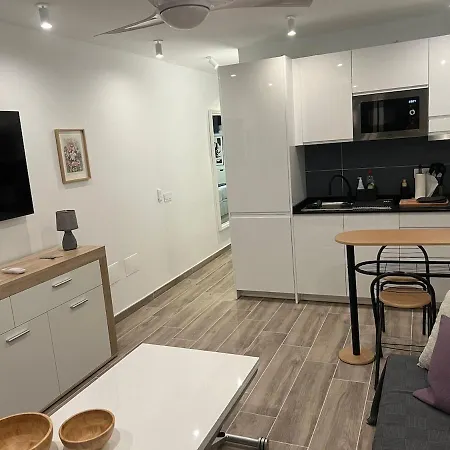 6 Building Aloe - Free Wifi, Central, Near Playa Dunes *